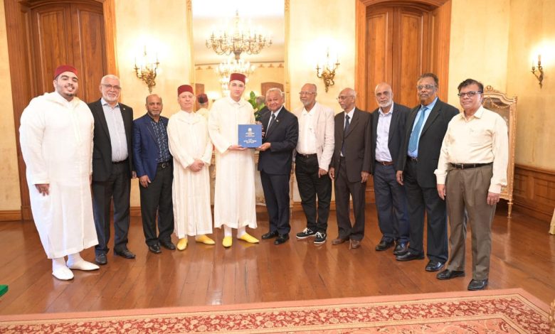 استقبال وفد عن مؤسسة محمد السادس للعلماء الأفارقة بالقصر الرئاسي في بورت لويس