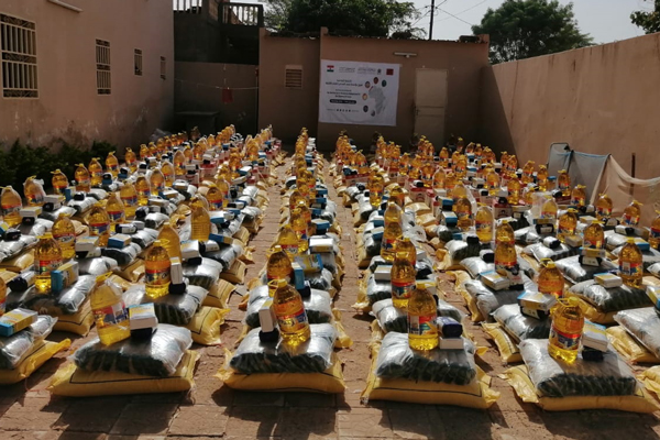 النيجر: توزيع 160 سلة غذائية ضمن مبادرات مؤسسة محمد السادس للعلماء الأفارقة في رمضان 1447هـ