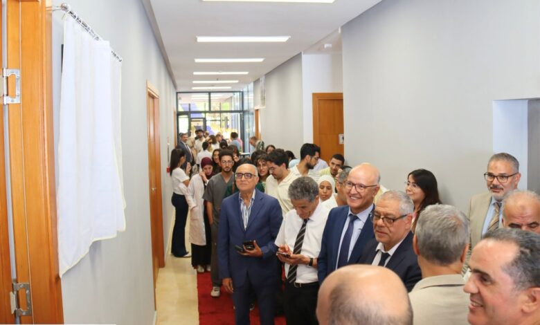 كلية الطب بفاس تكرّم عميدها الفخري البروفيسور عادل الإبراهيمي