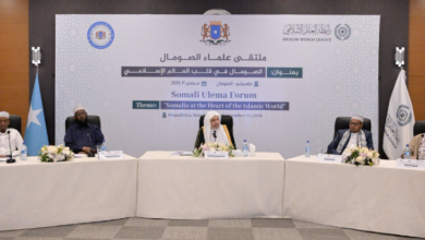 العيسى يلتقي كبار علماء الصومال في لقاء حول قضايا الدين والفكر